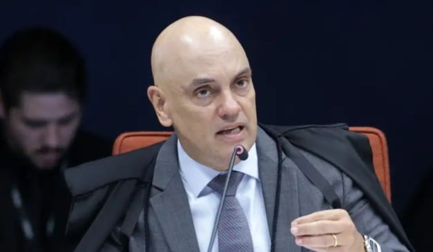 Moraes rompe silêncio sobre mensagens com Vorcaro e afirma: farsa montada
