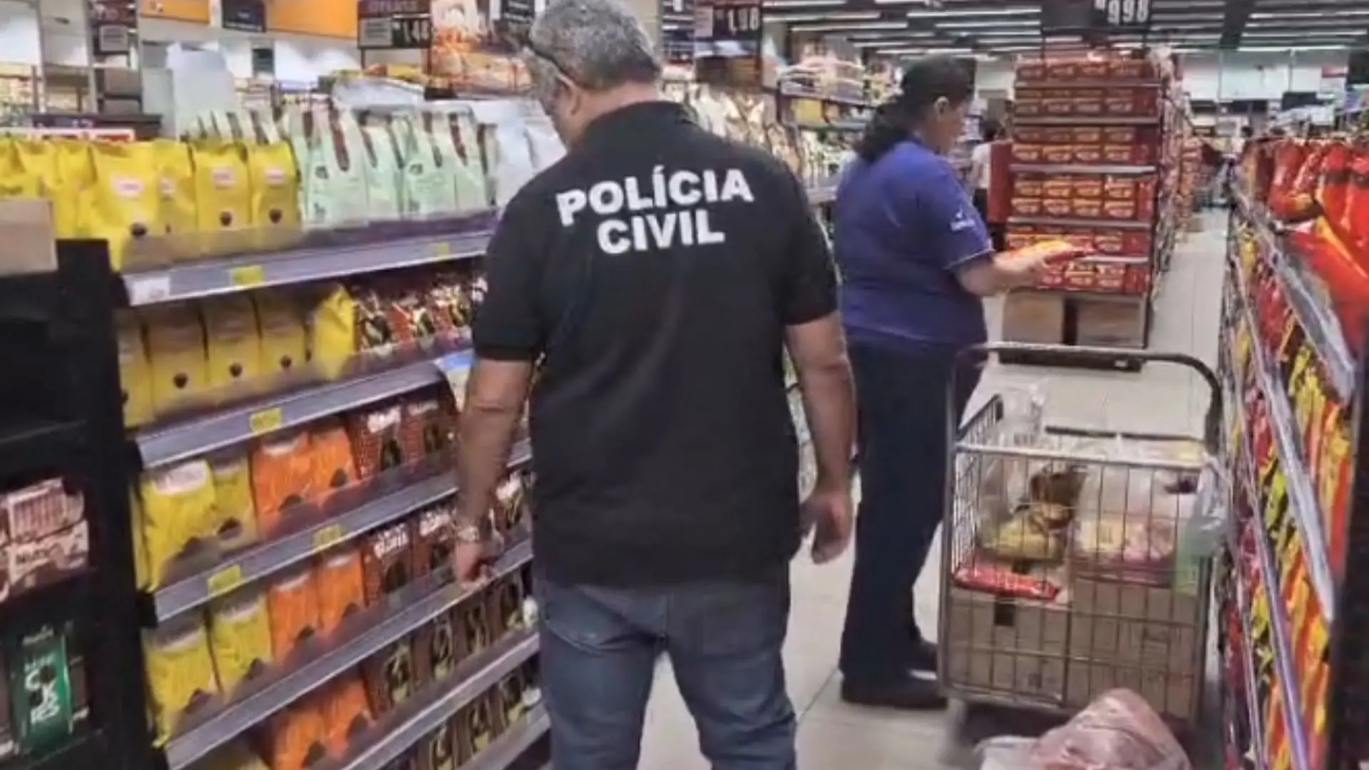 Operação apreende 8,5 toneladas de café irregular em supermercados do Espírito Santo